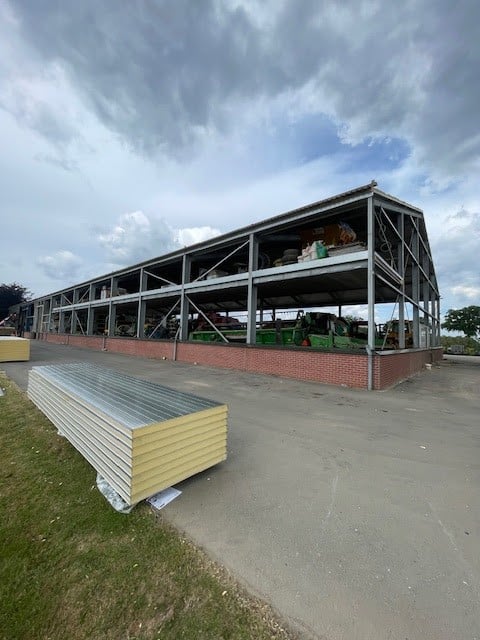 Nieuwe wandpanelen schuur Kütschruiter